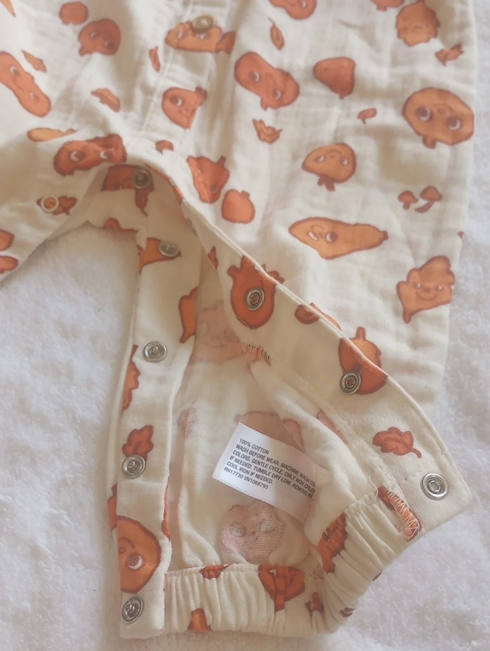 Lot of 3 Carters Cat & Jack Infant Unisex Halloween Rompers   Size 3-6 mnth